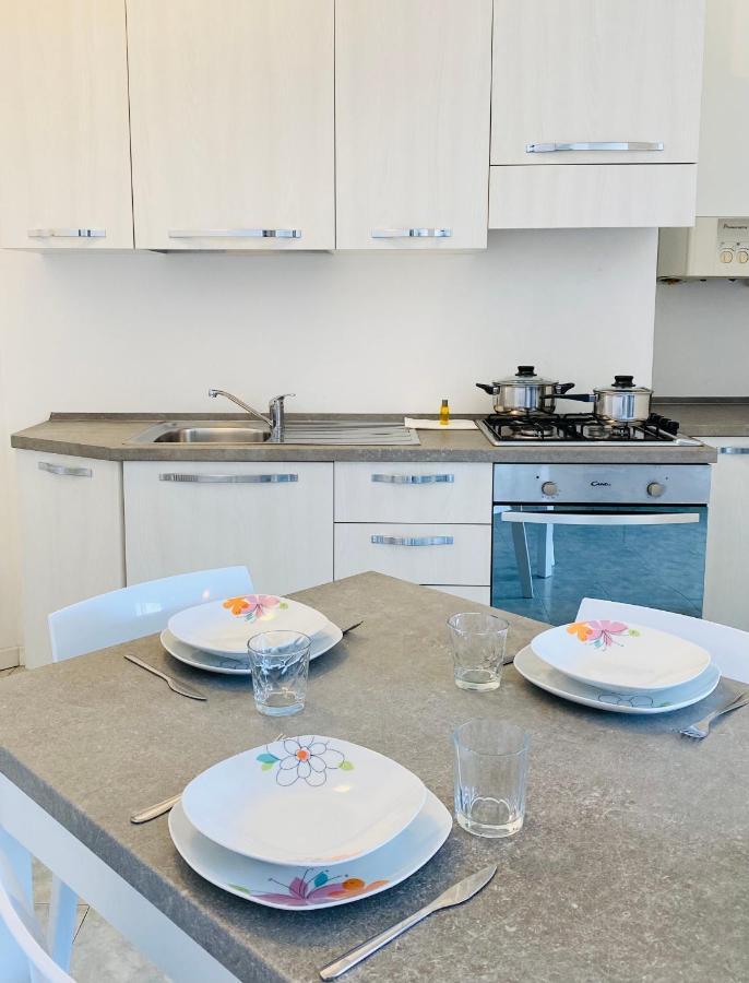 Margherita 8 Apartment - Ground Floor Римини Экстерьер фото